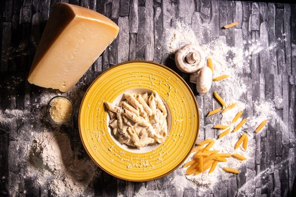 Proper Pizza & Pasta Paste - Penne con Funghi 01