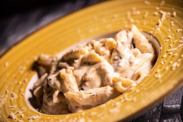 Proper Pizza & Pasta Paste - Penne con Funghi 02